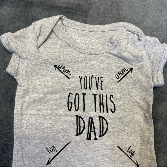 ⭐️5/15$⭐️ Dad needs help! Graphic onesie - Picture 3 of 5